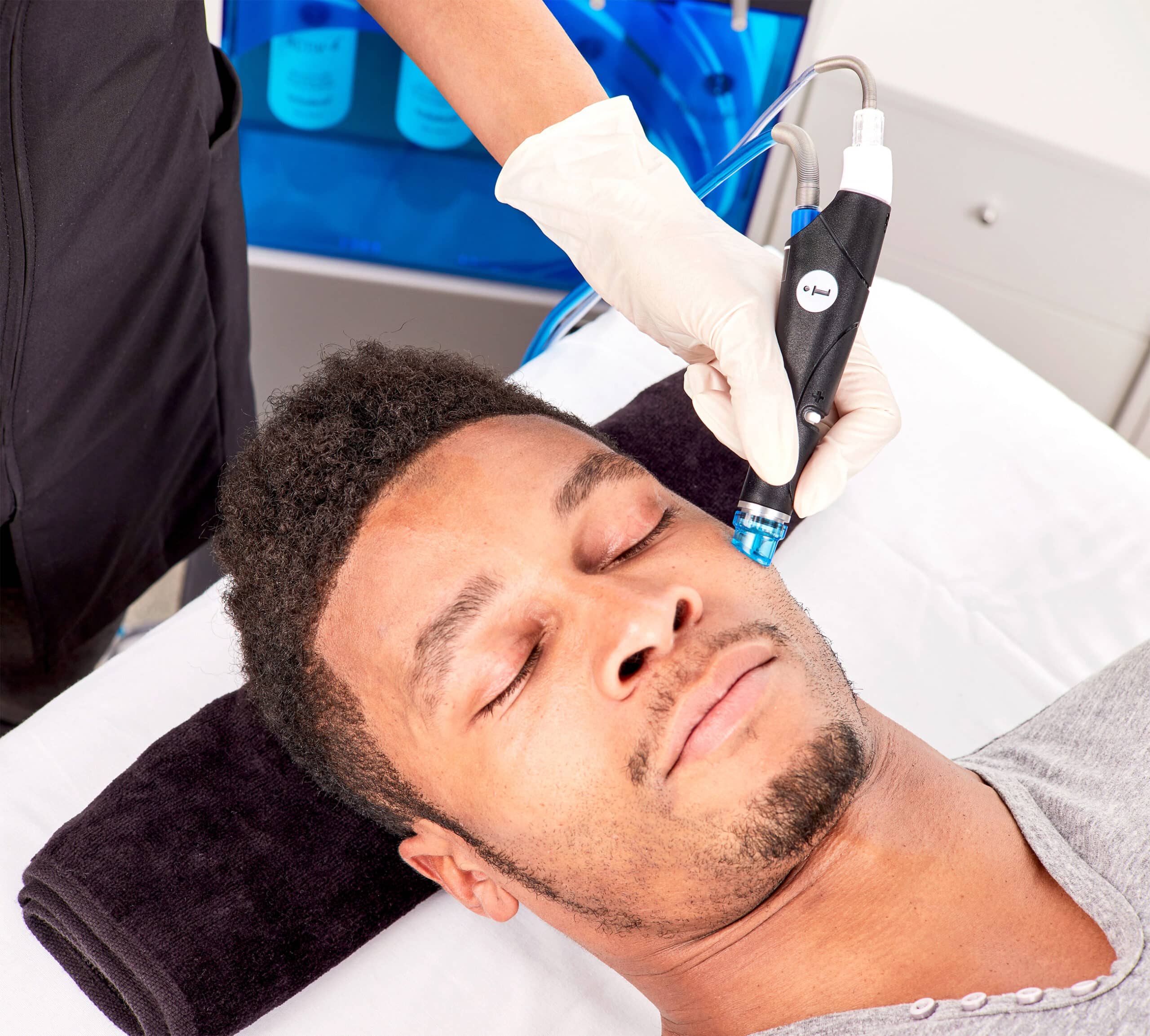 Soin Signature Hydrafacial